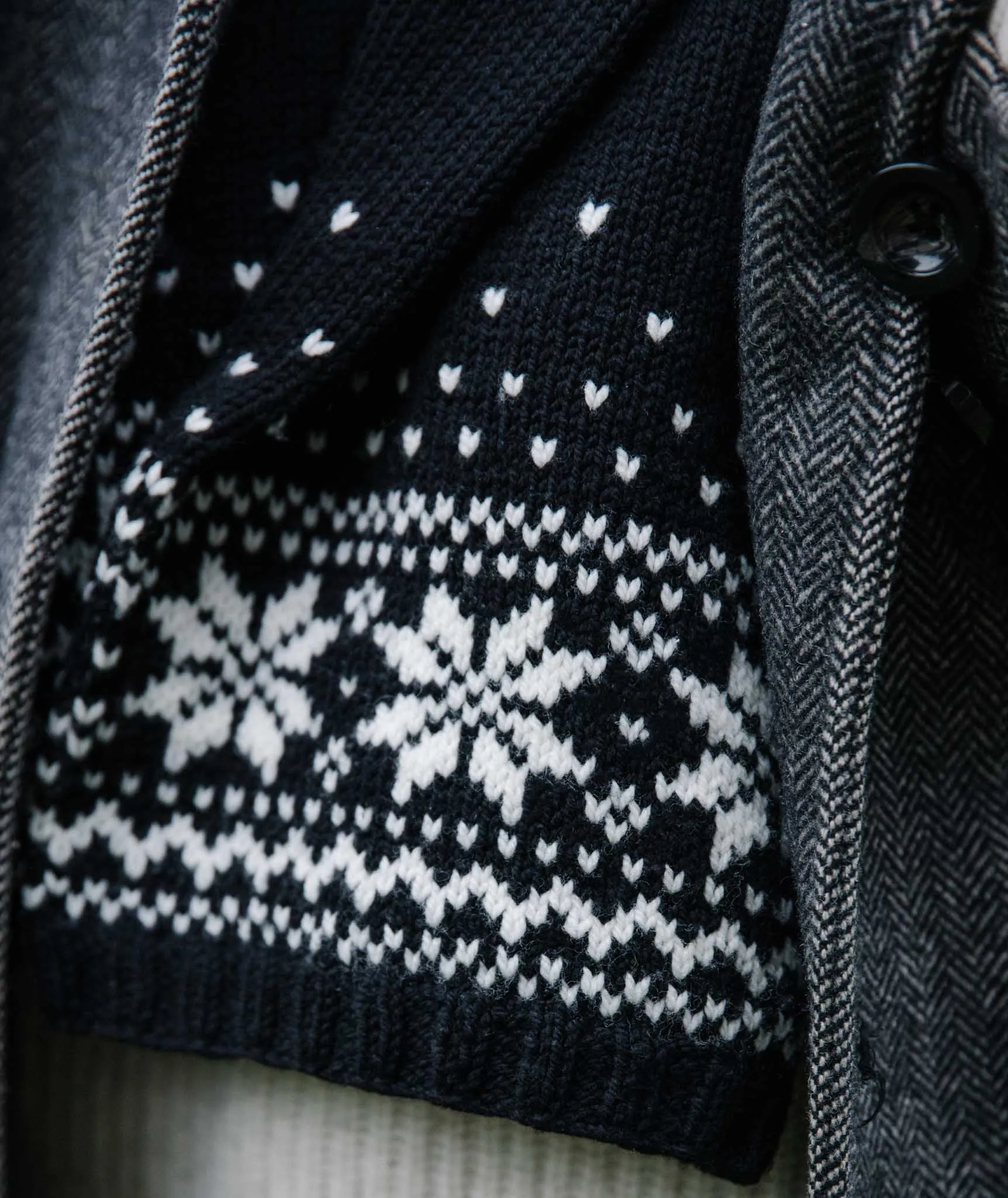 Snowflake Hat & Muffler Using Brooklyn Tweed Arbor