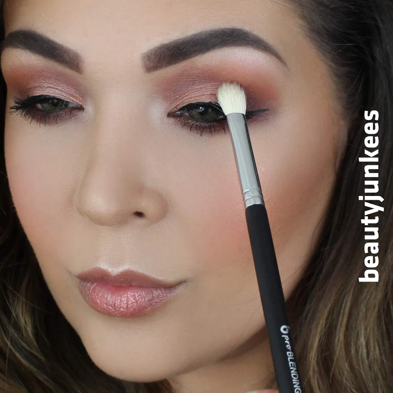 Tapered Blending Eyeshadow Makeup Brush – Beauty Junkees Professional Eye Shadow Blender Make Up Brush, Soft Firm Natural Hair Bristles for Precision Blending Buffing Harsh Lines; Premium Quality